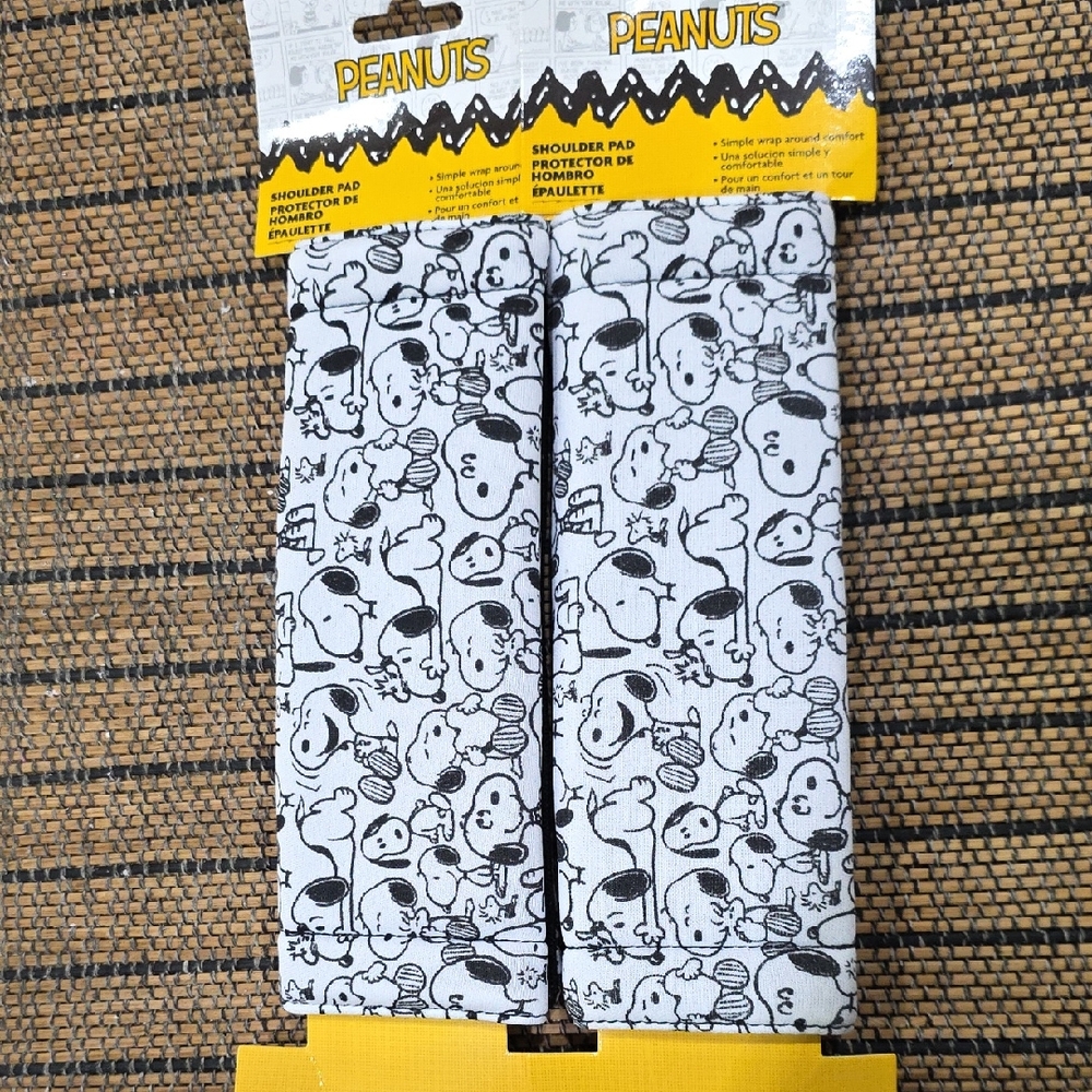 Peanuts 2 SNOOPY & WOODSTOCK Black and White Shoulder Pads Seat Belts Cute💕